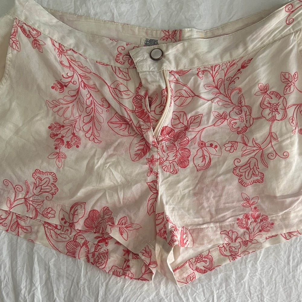 Flying Tomato Cream Shorts with Pink Floral Print